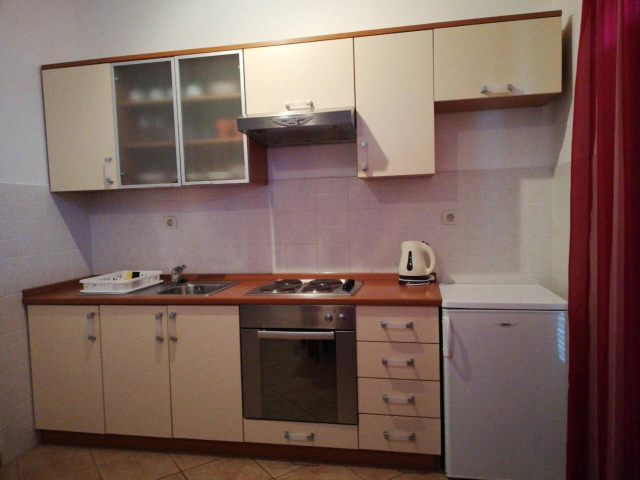 Apartments Cepo Макарска Экстерьер фото